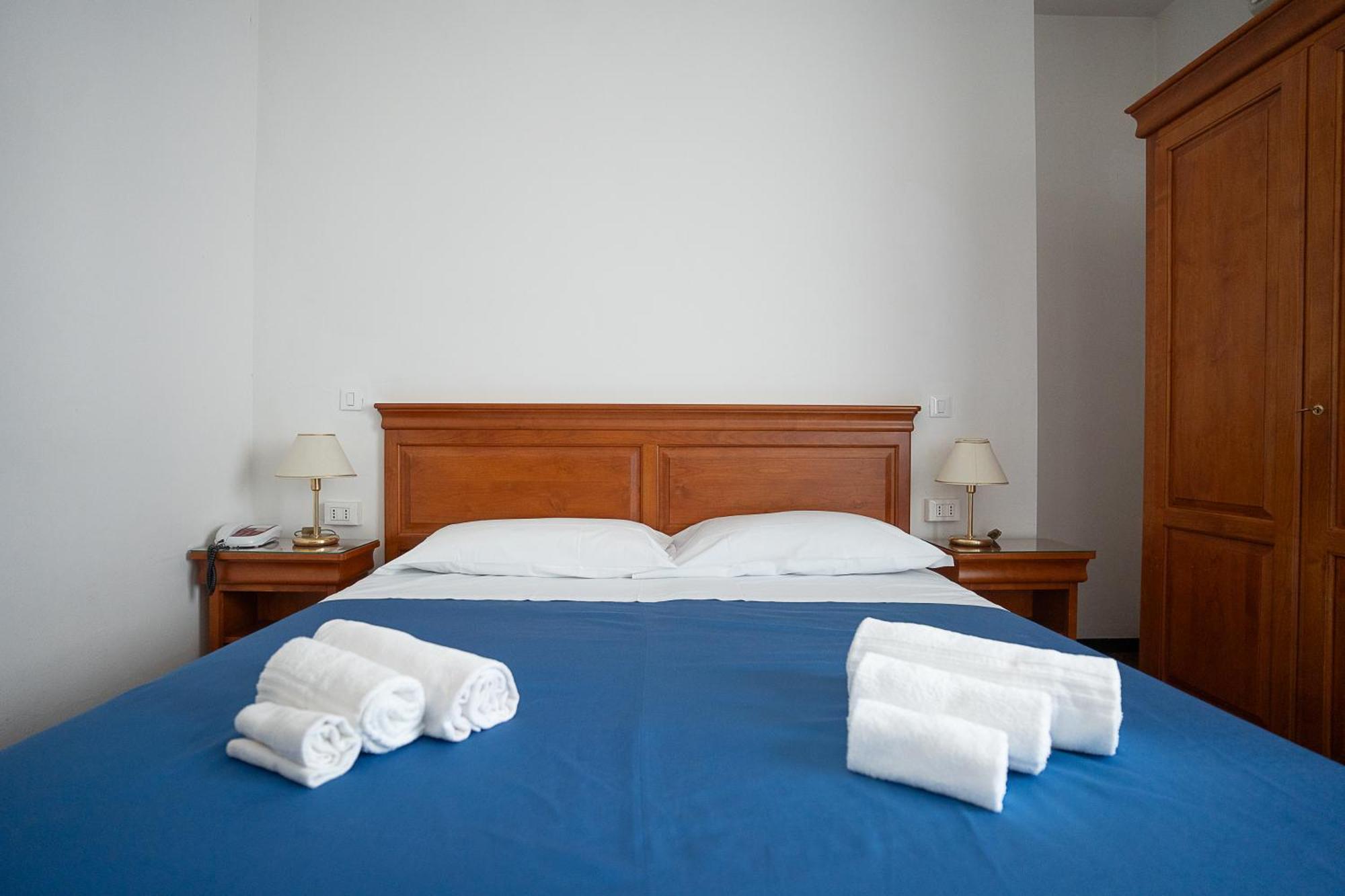 Hotel Napoleon Pontremoli Bagian luar foto