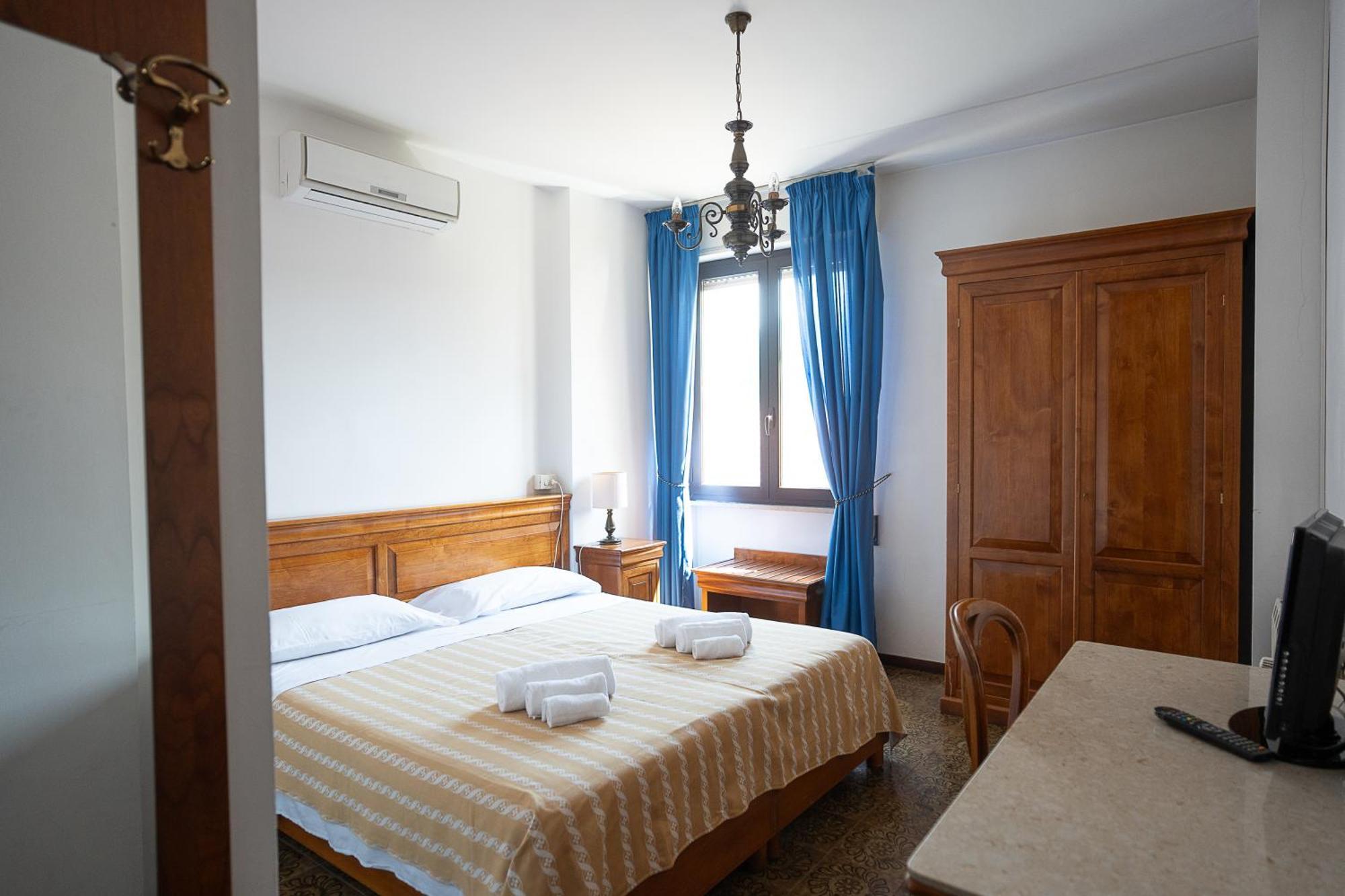Hotel Napoleon Pontremoli Bagian luar foto