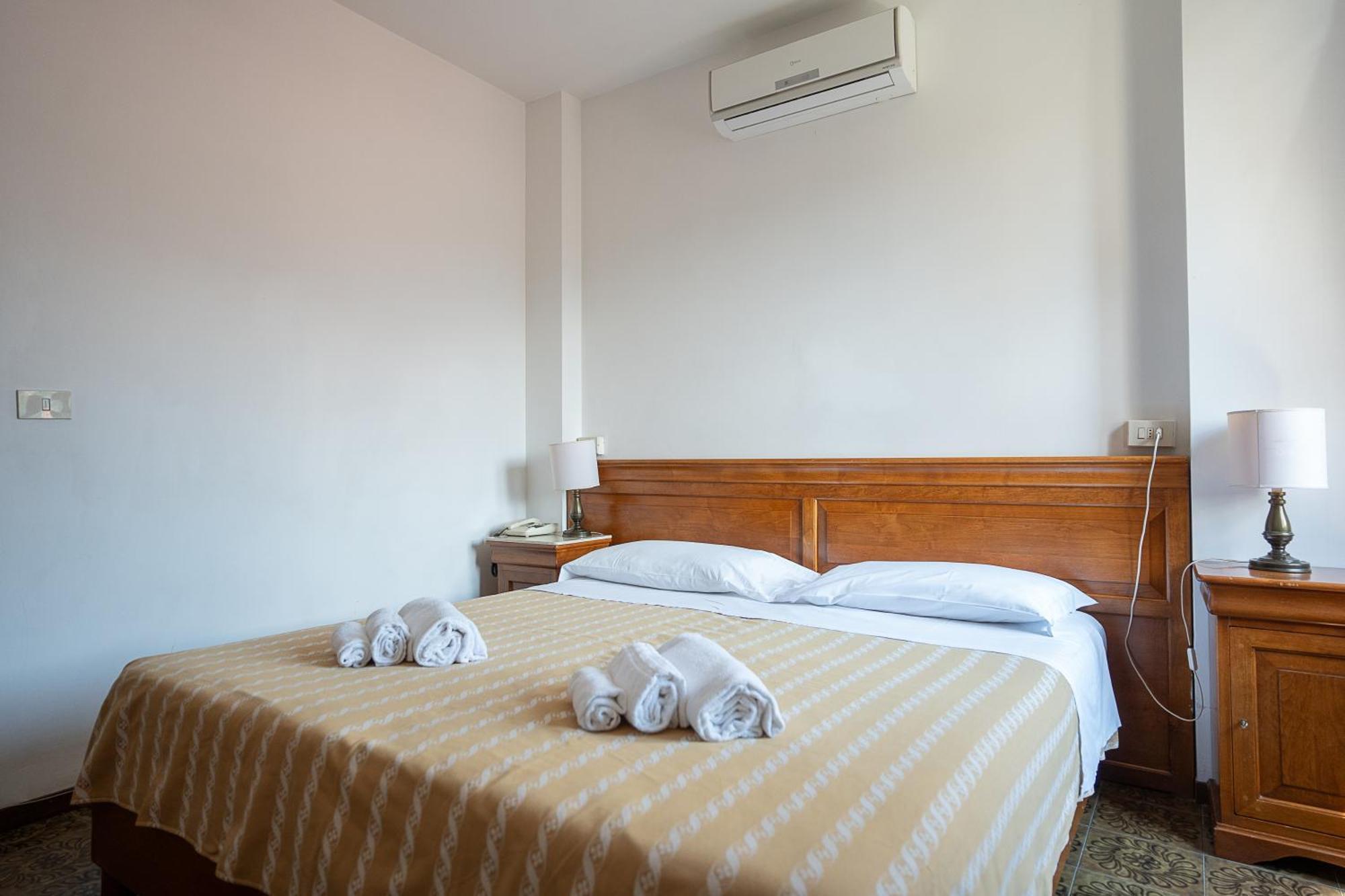 Hotel Napoleon Pontremoli Bagian luar foto